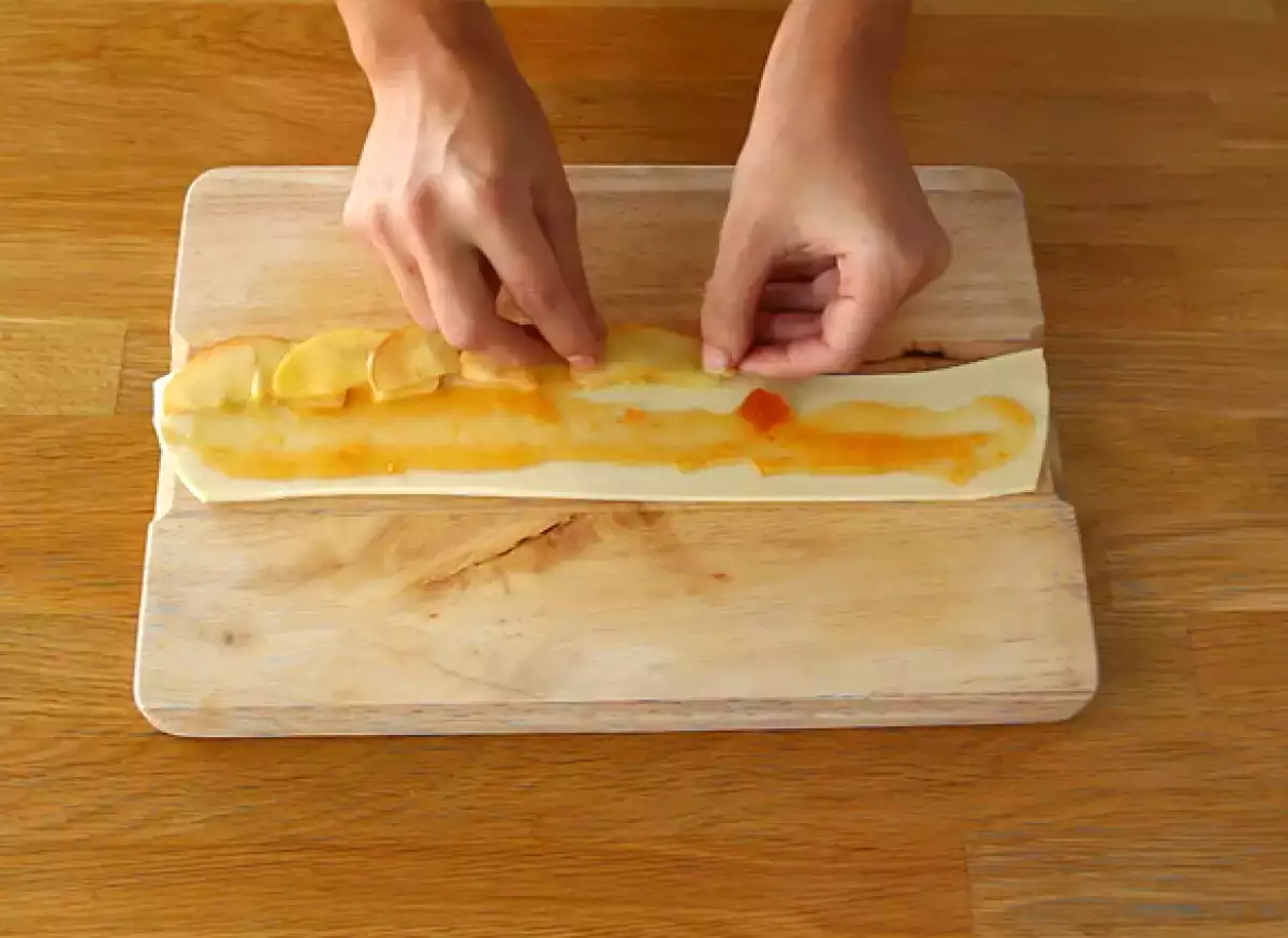 Steg 3: Placera äpplet i en rad med överlappning.