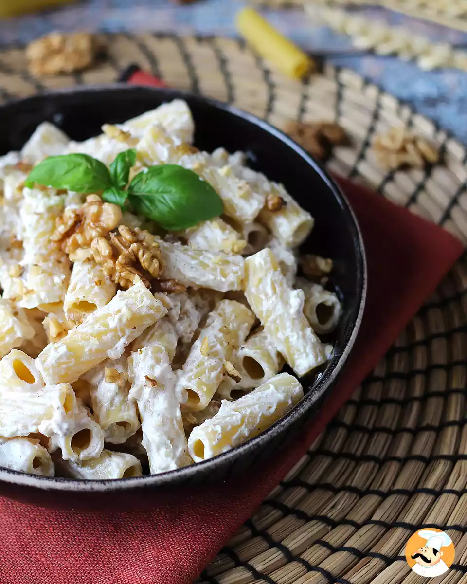 8. Tortiglioni med ricotta och valnötter