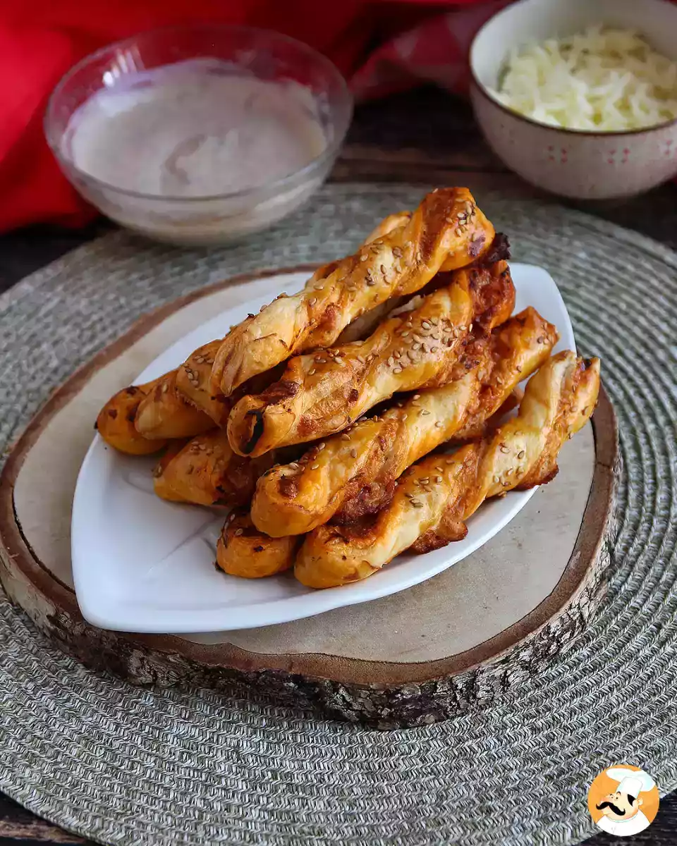 2. Smördegsflätor med röd pesto
