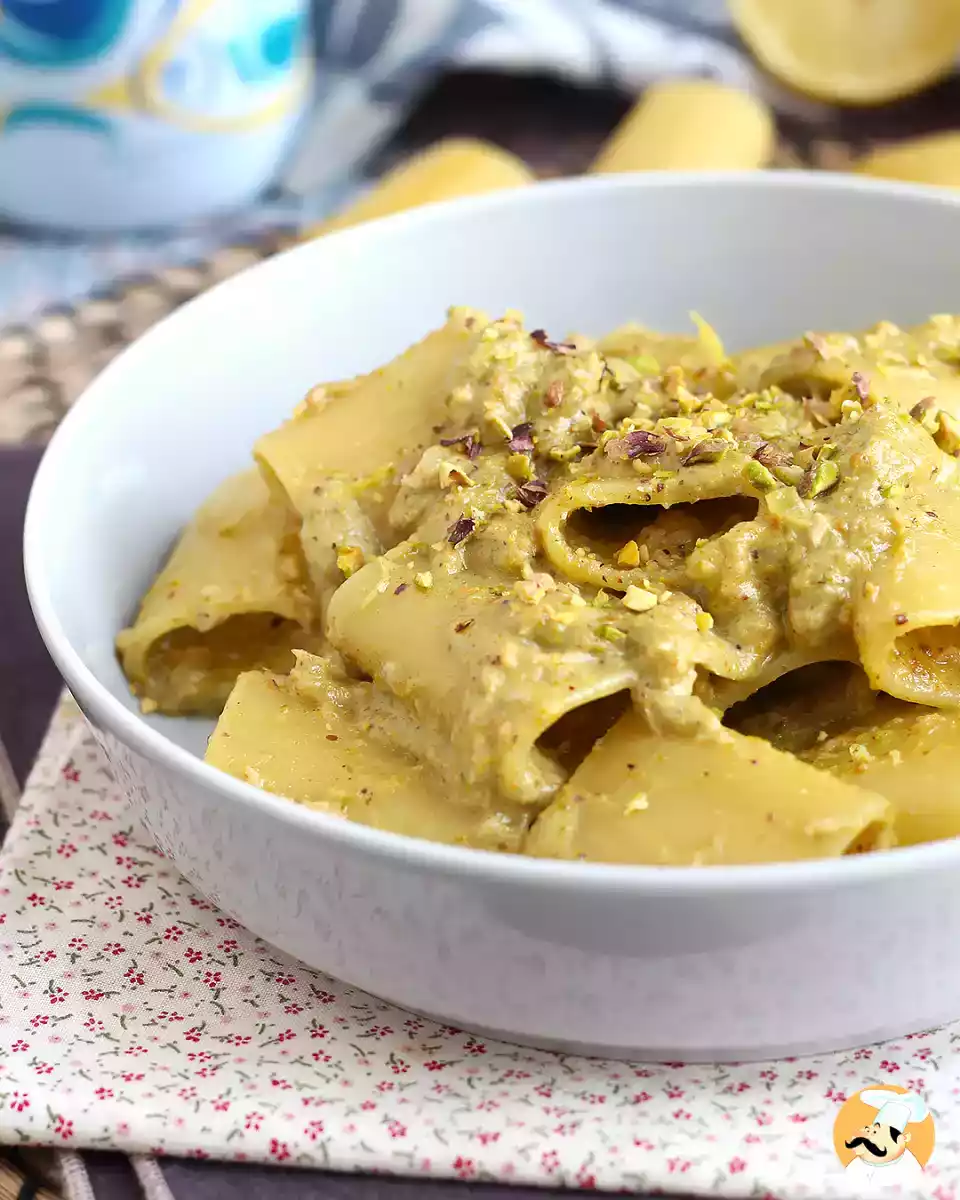 6. Paccheri med tonfisk, pistagenötter och citron