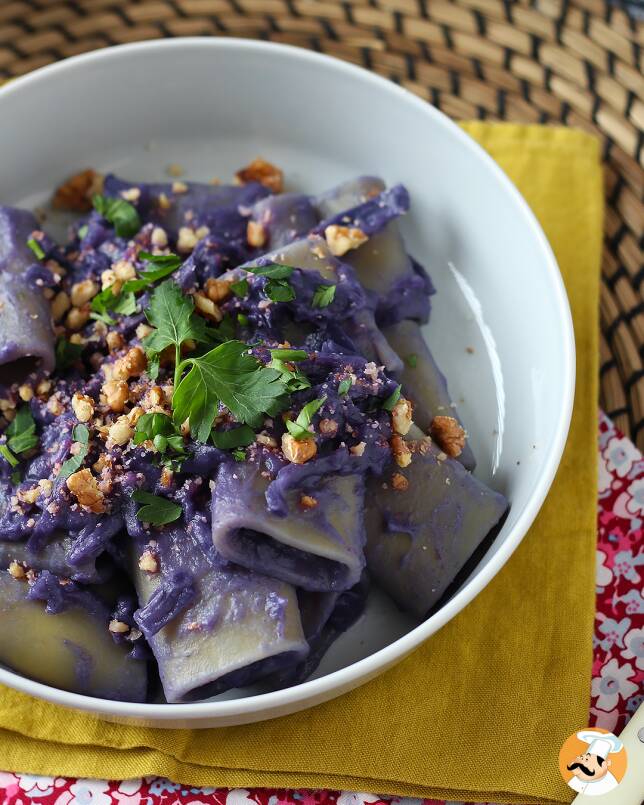 7. Pasta med rödkål och valnötter