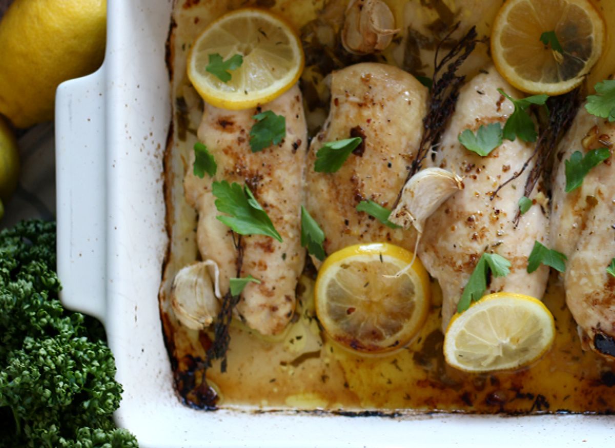 4. Citronkyckling i ugnen: doftande, lätt och... den lagar sig själv!
