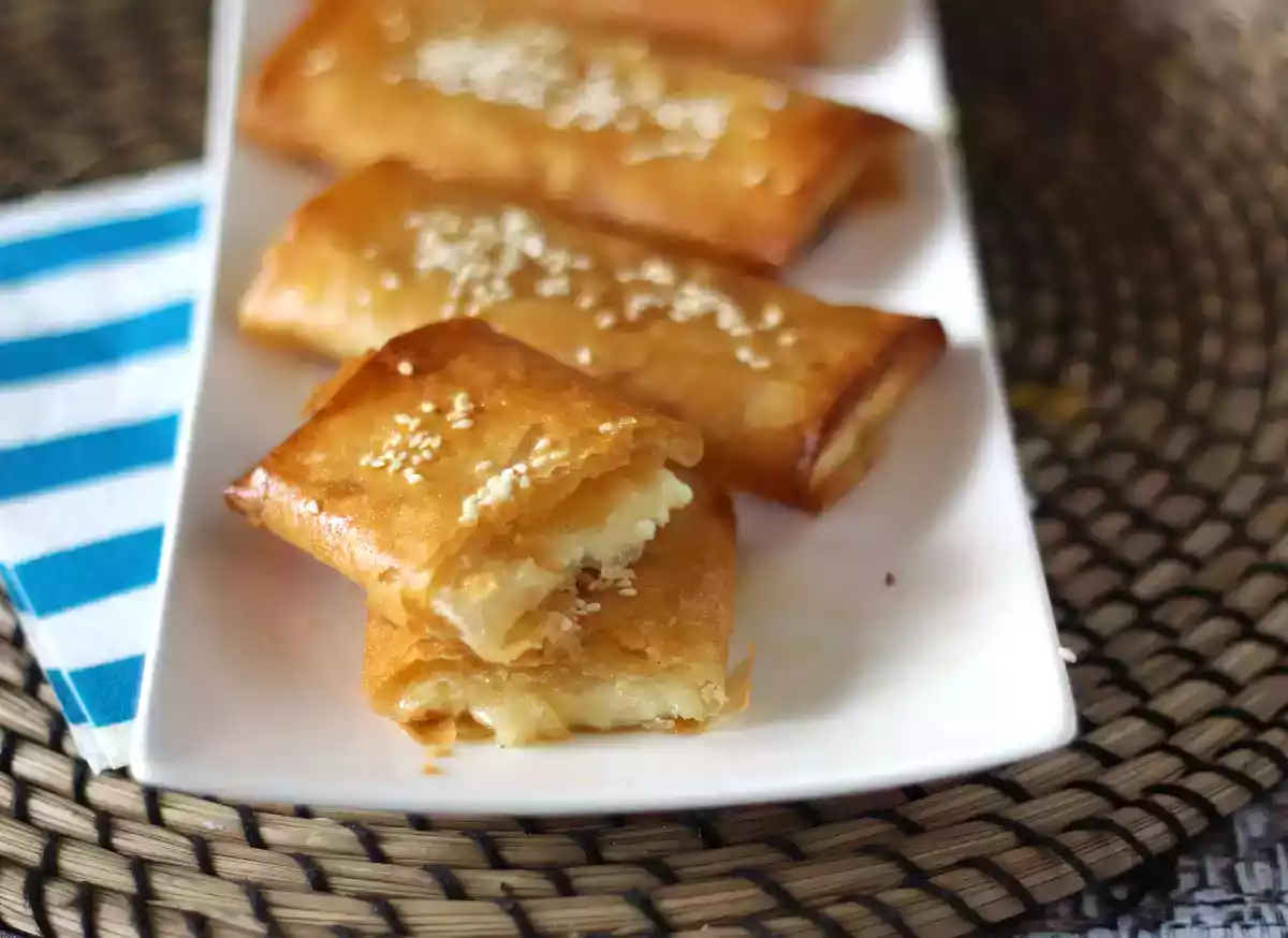 8. Bakad feta saganaki: den grekiska touchen som gör sig själv