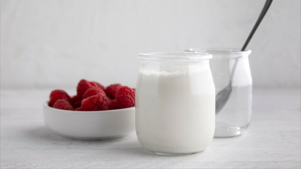 Växtbaserad yoghurt vs mejeriyoghurt: vilket är egentligen bäst?