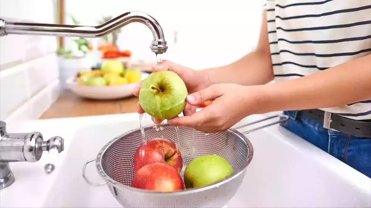 Tvättar du frukt på rätt sätt? Se misstaget som skadar din hälsa