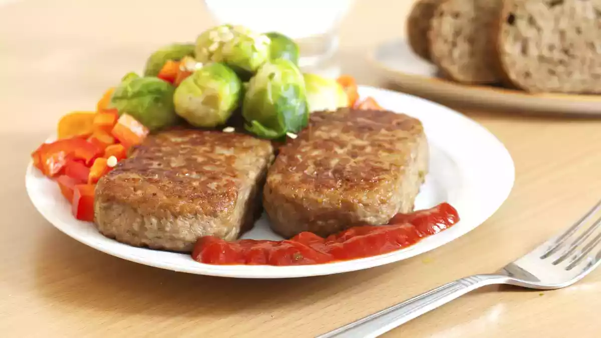 Från grunden: hur man lagar seitan för att göra det till en häftklammer i ditt kök