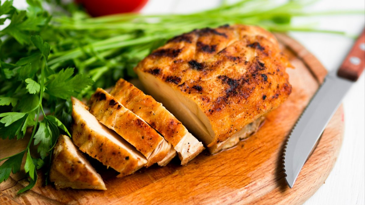 Misstagen som gör att din kyckling blir torr på grillen (och hur du åtgärdar dem)