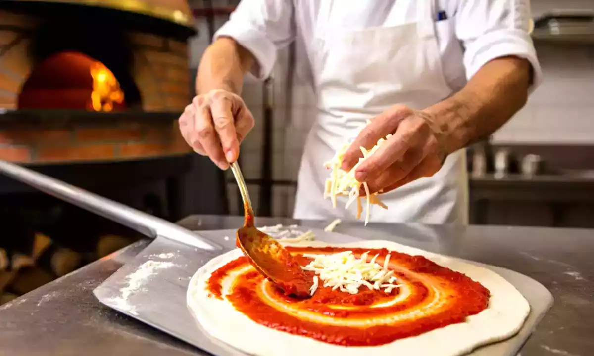 Farväl traditionell mozzarella? Här kommer vegansk ost på pizza
