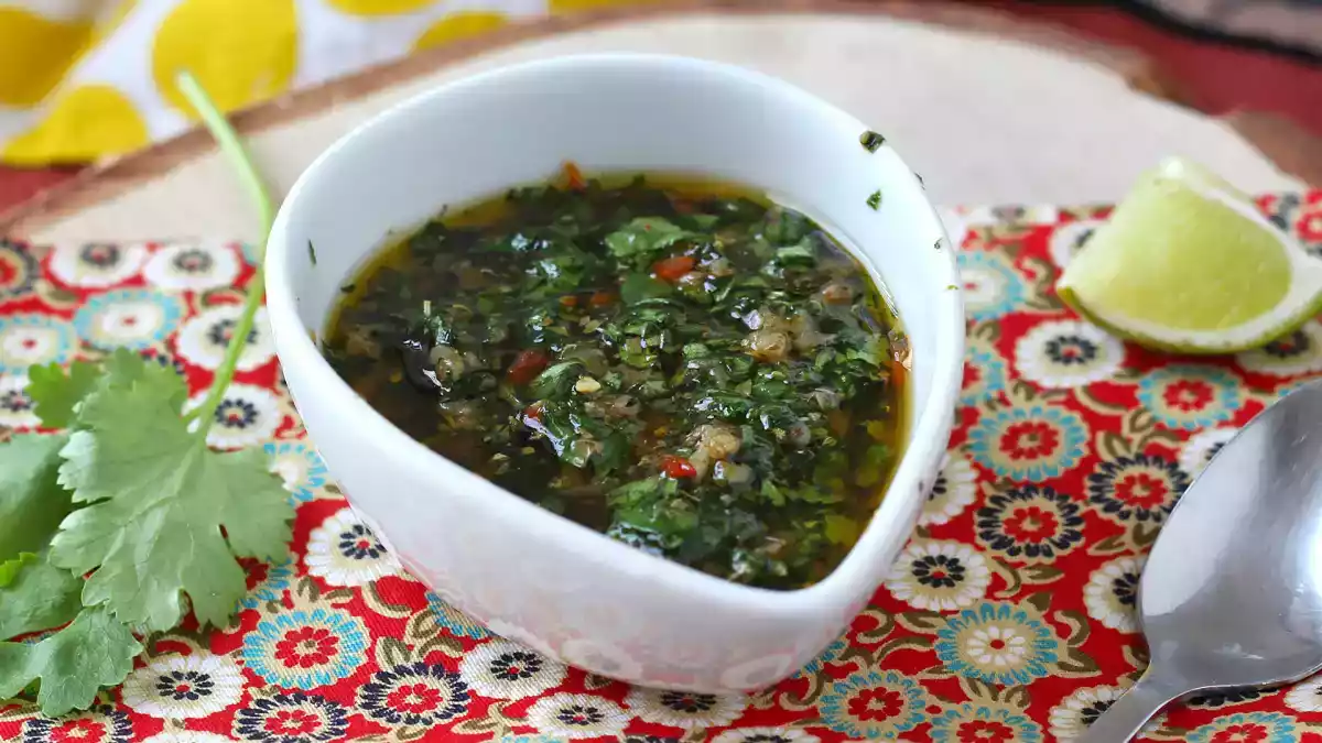 Gör inte dessa 9 (mycket) vanliga misstag när du gör chimichurrisås