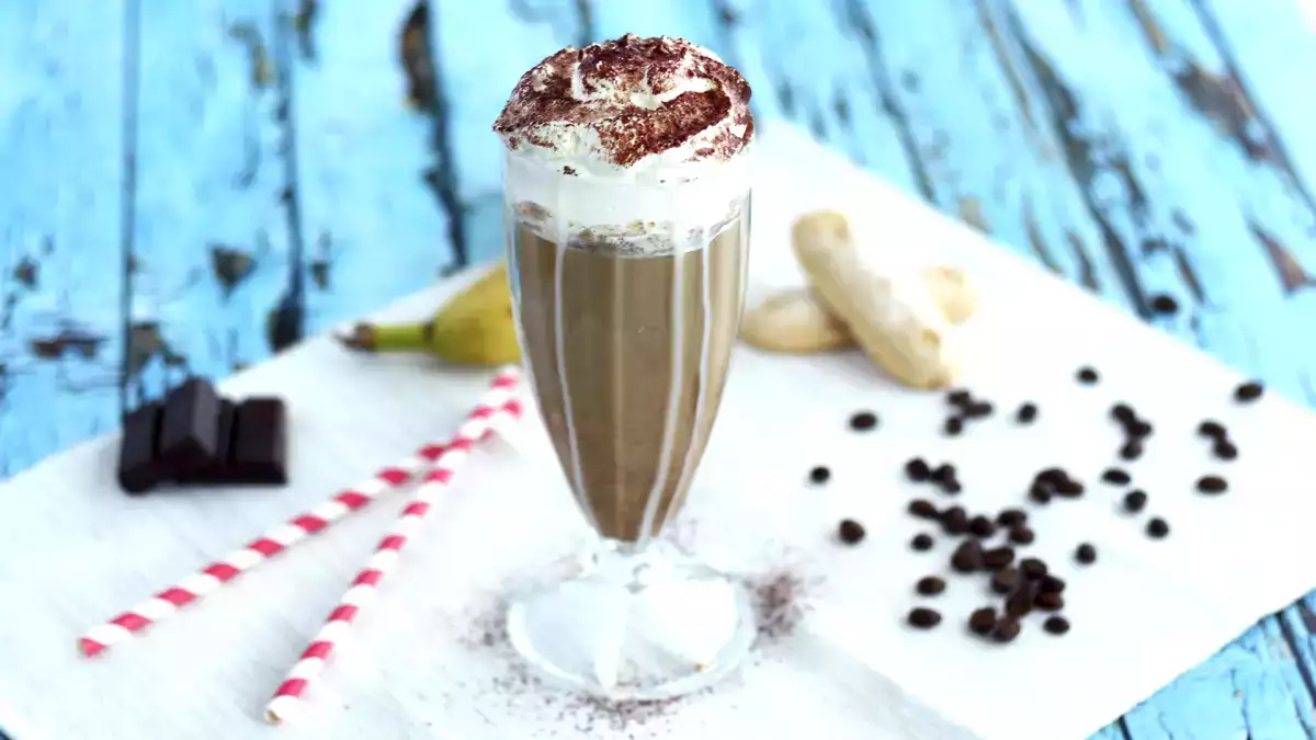 8 uppfriskande smoothies som räddar varje sommareftermiddag