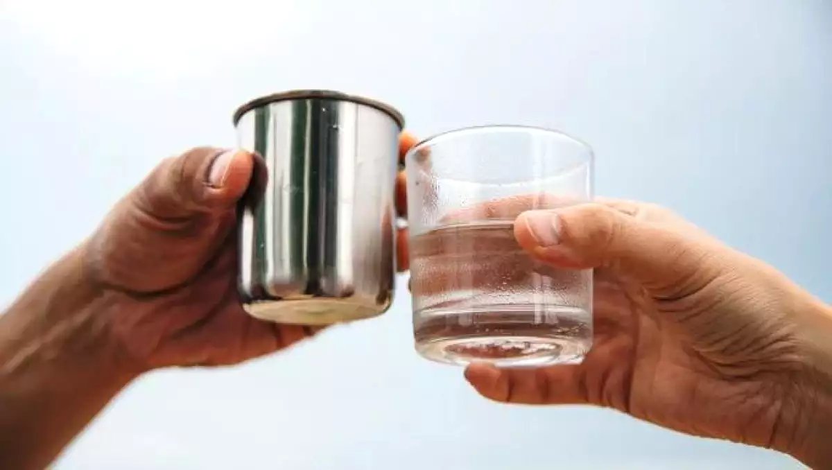 Glas eller rostfritt stål: vilket håller din dryck kall längre?