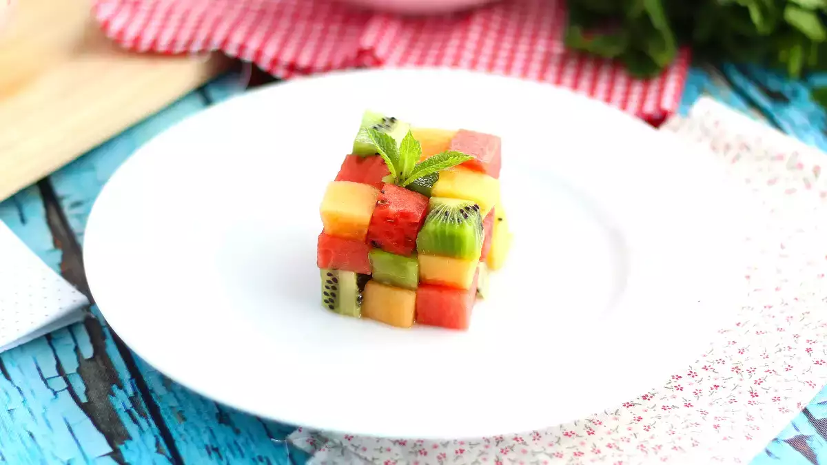 Den kreativa fruktsalladen som kommer att övertyga dina gäster i sommar!
