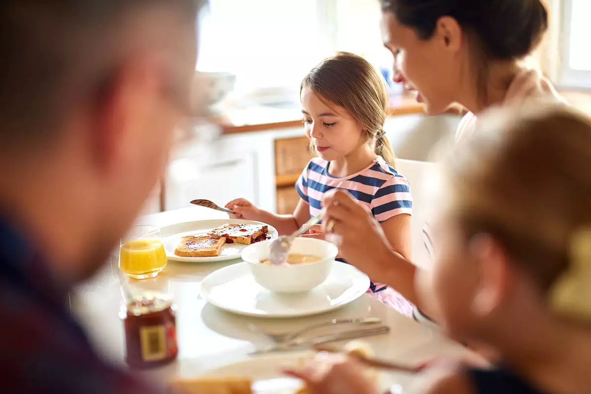 Varför det kan förändra allt för din matsmältning att vänta i 20 minuter innan frukost