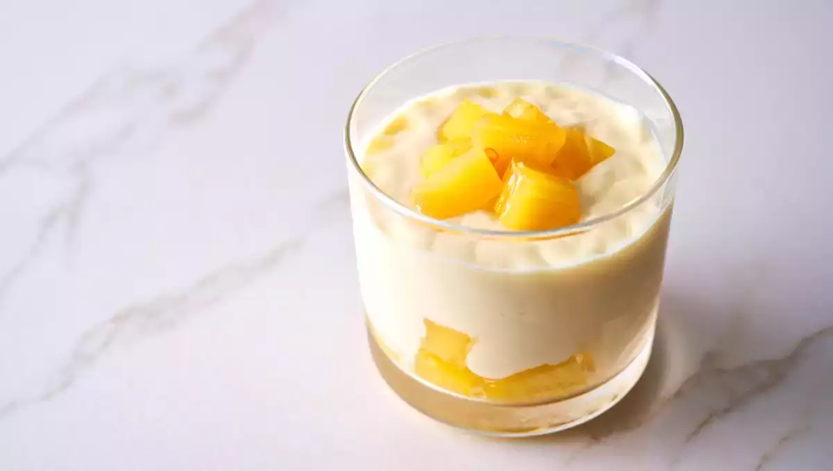 Blanda detta med ananas och du har världens enklaste (och mest beroendeframkallande) frysta dessert