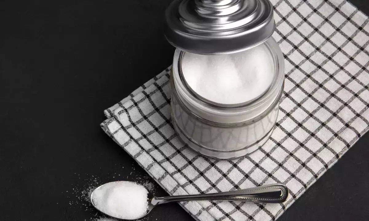 Du som alltid förvarar socker i samma burk, så här förstörs det utan att du vet om det