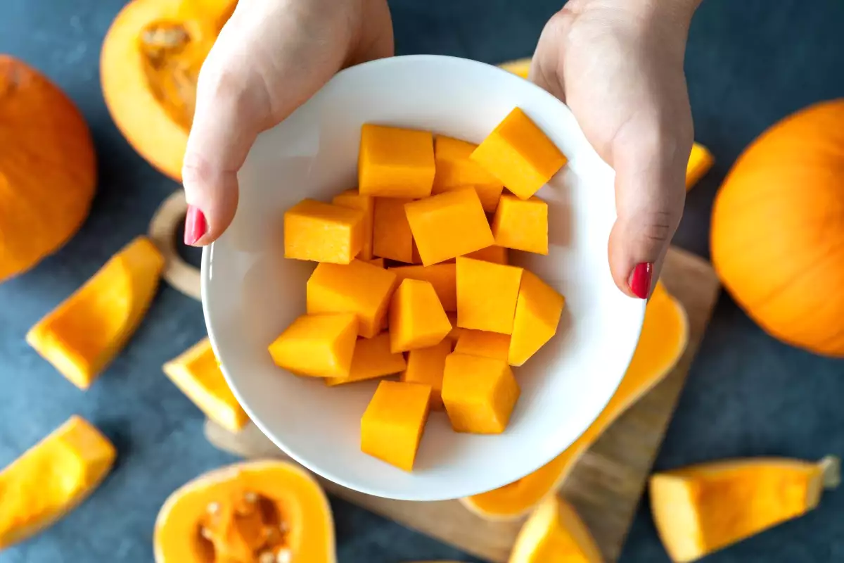 Glöm skalkniven: denna smarta knep för att skära butternutpumpa utan ansträngning tilltalar till och med kockar