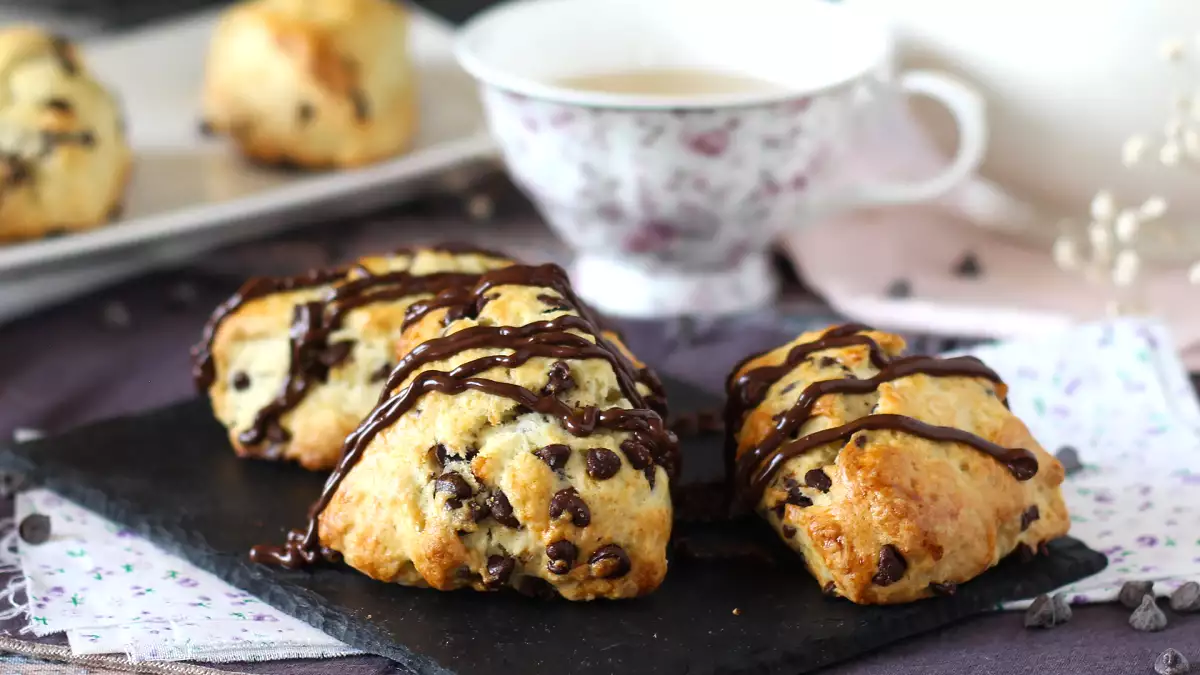 4 engelska sötsaker till five o'clock tea och resa direkt till England