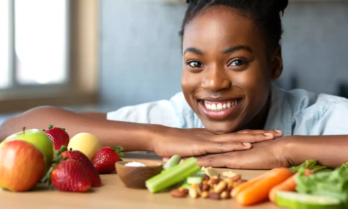 10 livsmedel för vitare tänder: vad man verkligen ska äta