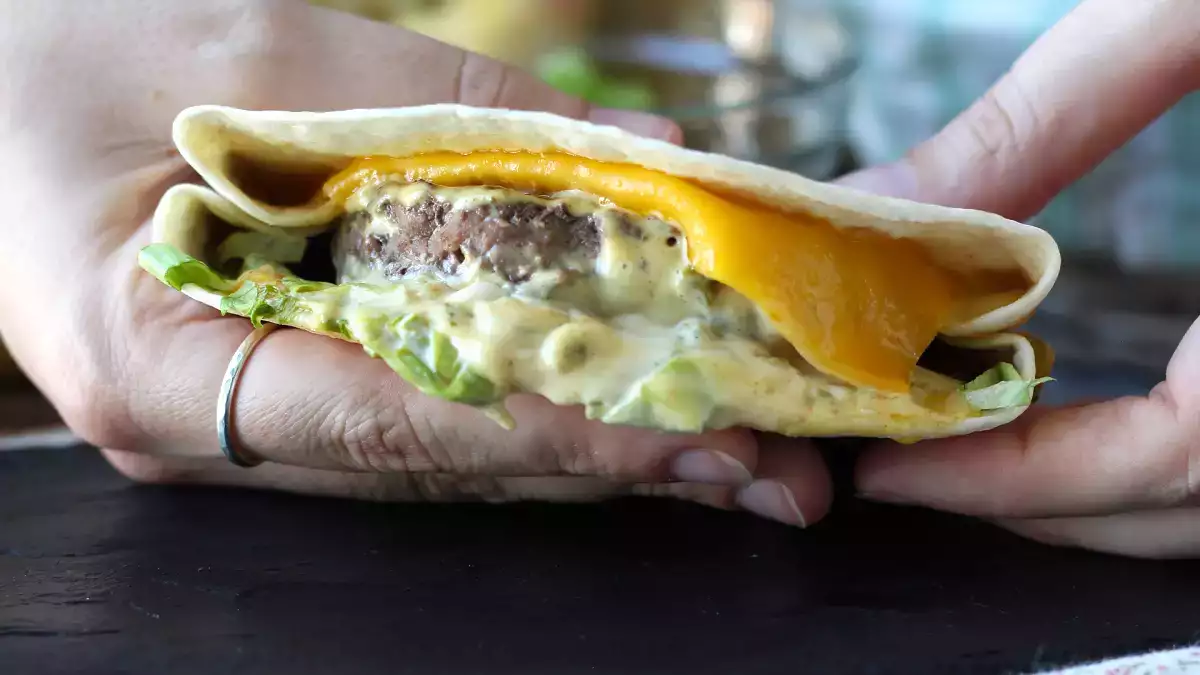 Denna wrap smakar precis som en Big Mac... och den är klar på bara några minuter!