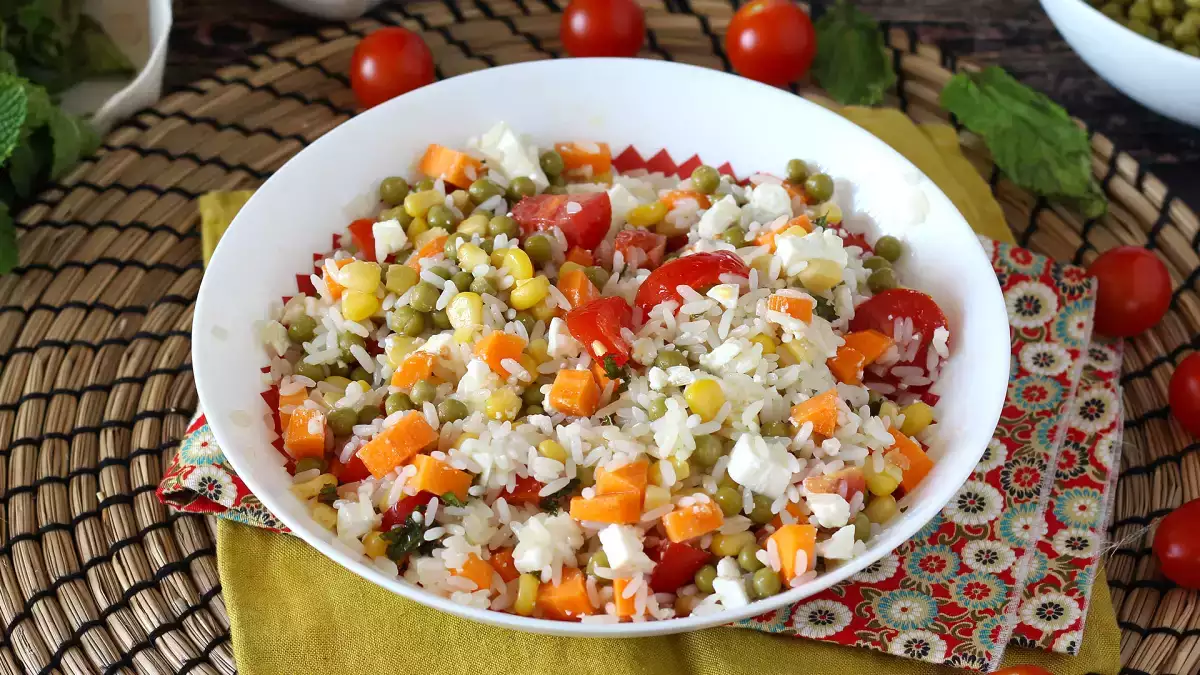 Gör sallader med rester: 17 recept för att förvandla det som finns kvar i kylen till otroliga rätter