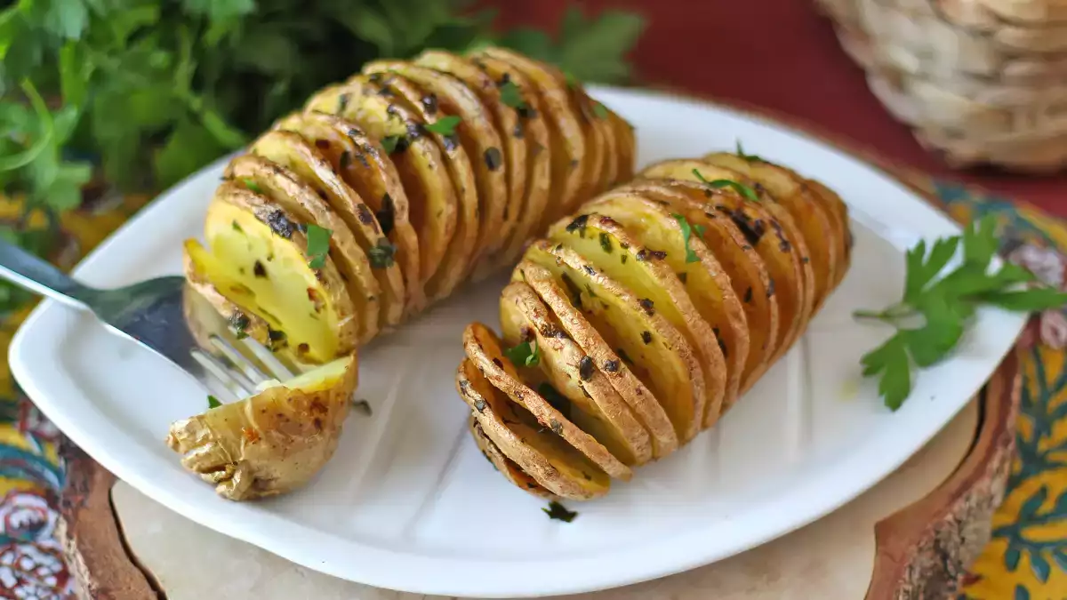Perfekt Hasselbackspotatis? Det här är de vanligaste misstagen när du lagar denna svenska maträtt