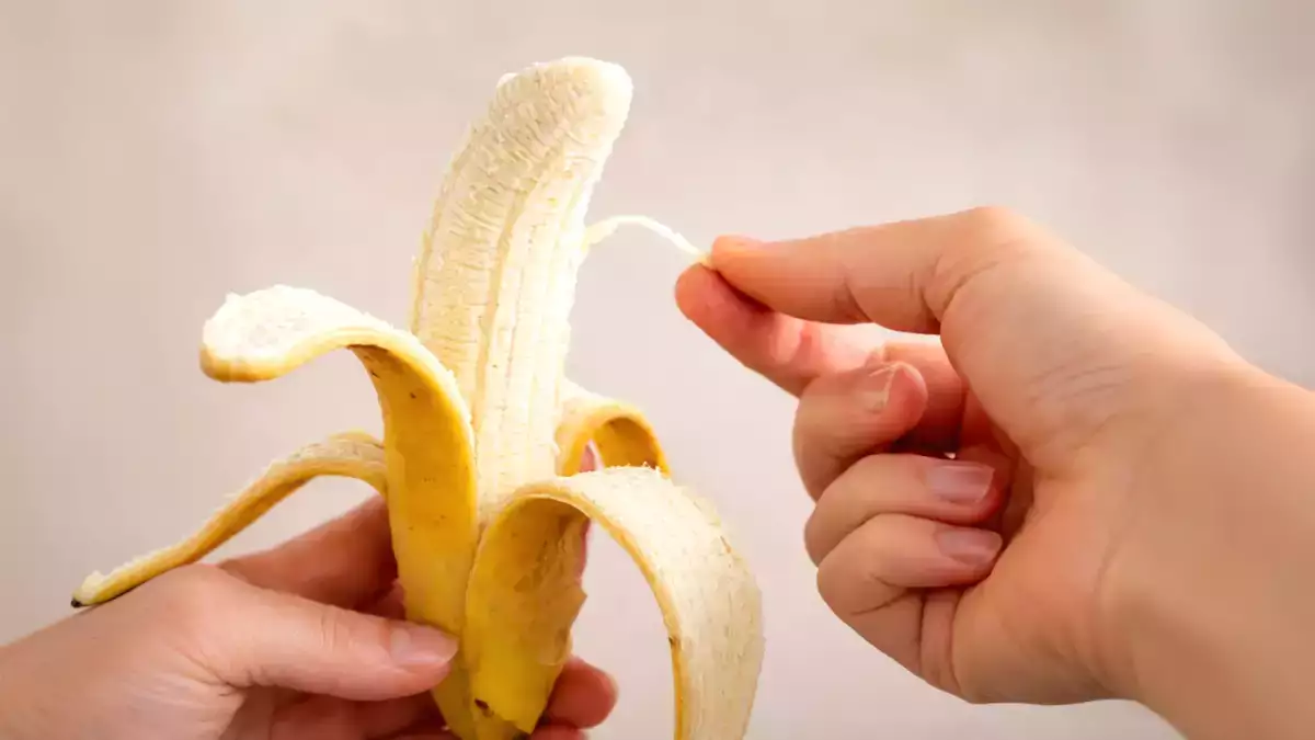 Vad är dessa trådar på bananen och varför dyker de upp hela tiden?
