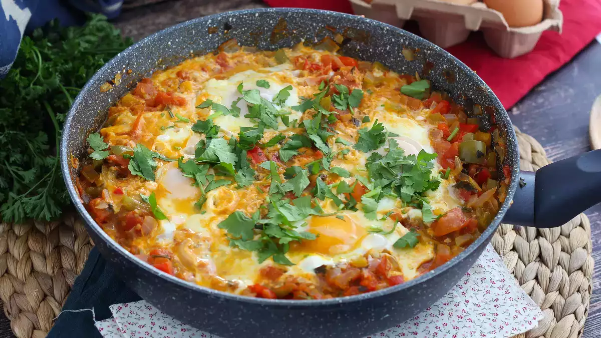 Vad ska man laga när man nästan inte har något hemma? Dessa 7 enkla recept kommer att rädda alla måltider utan ansträngning