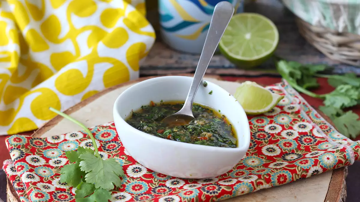 Chimichurri, den argentinska såsen som är ett måste vid dina grillfester: vad den innehåller och tre tips för att den ska bli perfekt