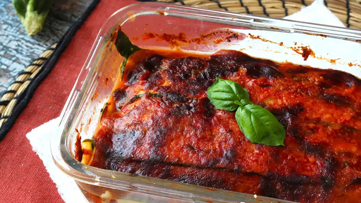 Ja, du kan laga parmigiana med zucchini i en varmluftsfritös: en krispig variant som förändrar allt