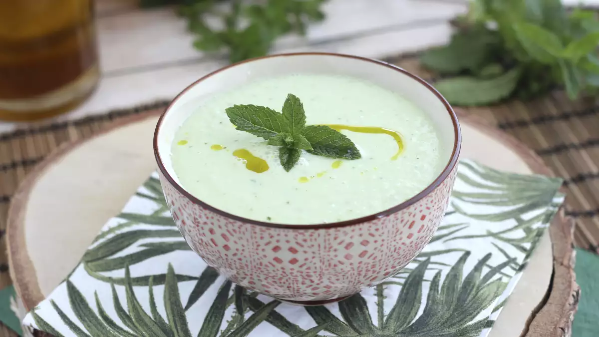 Mer än bara gazpacho: 12 kalla soppor och krämiga soppor för att äta bättre när det är varmt
