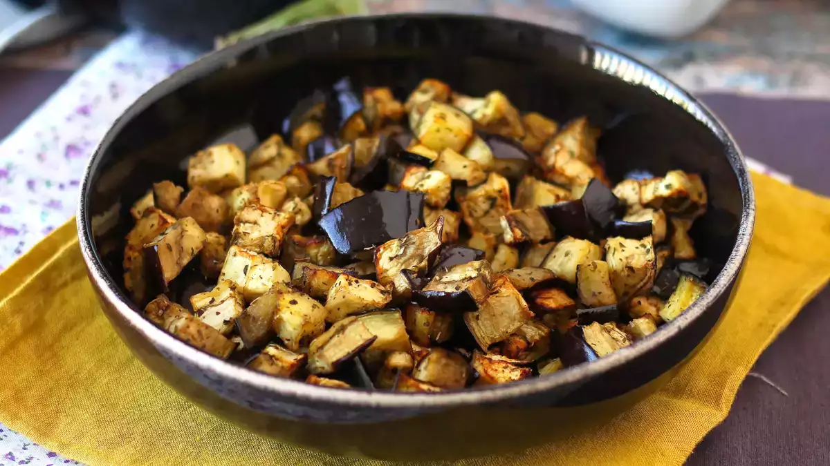 Vi har provat auberginer i luftfritösen: den sommariga sidorätten som verkligen räddar middagen