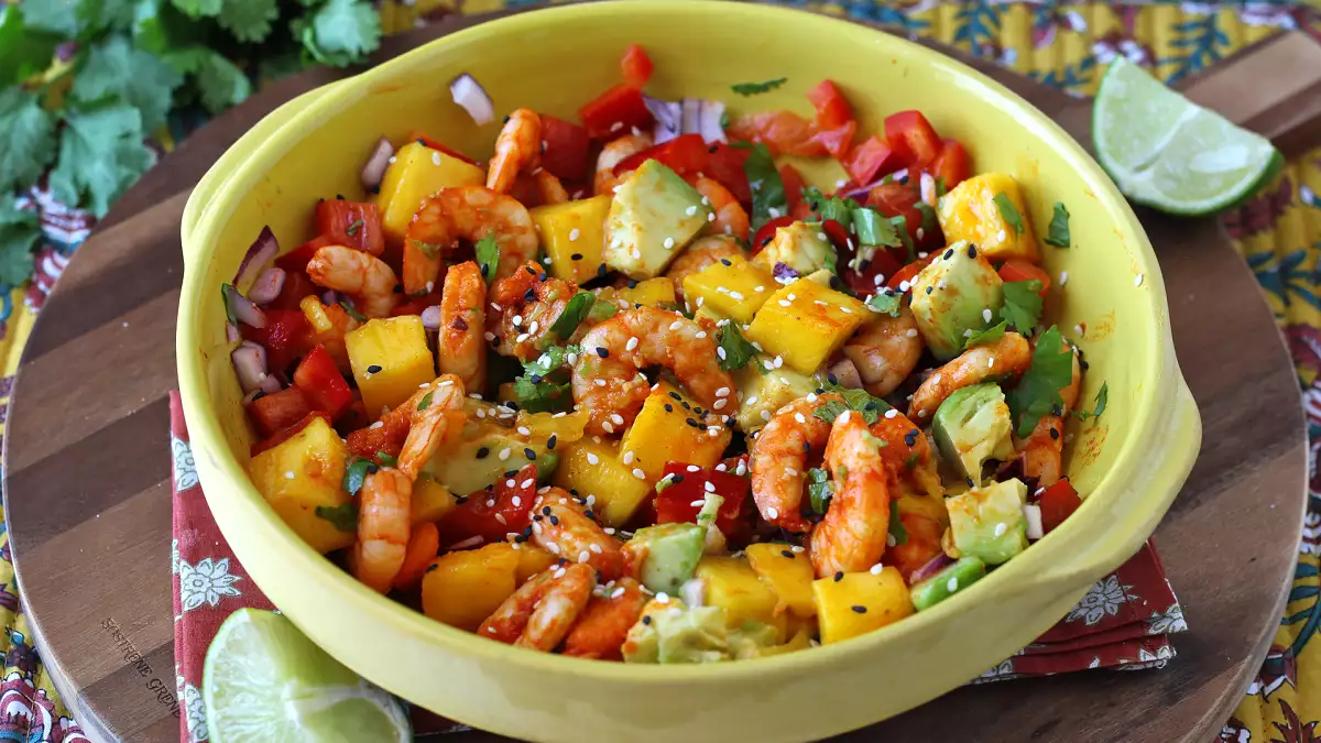 Räksallad med mango: ett fräscht, färgglatt och enkelt recept som man längtar efter hela sommaren