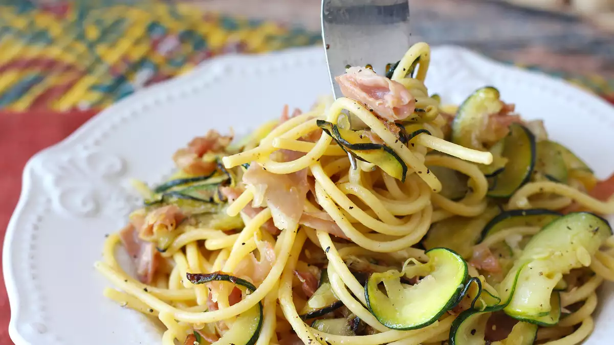 9 pastarätter med zucchini som du måste prova genast: krämiga, snabba och oemotståndliga för sommaren