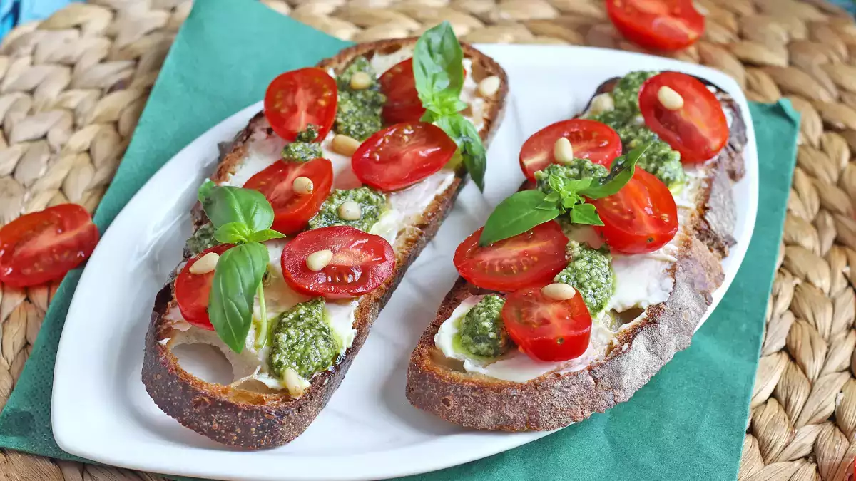 8 enkla och oemotståndliga bruschettor som passar till alla tillfällen