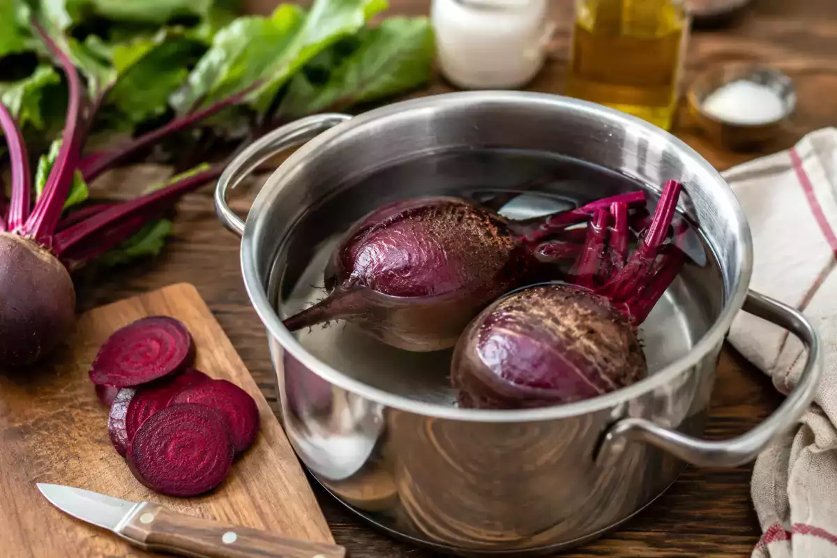 Hur tillagar man rödbetor? Tillagningstider för 5 olika metoder