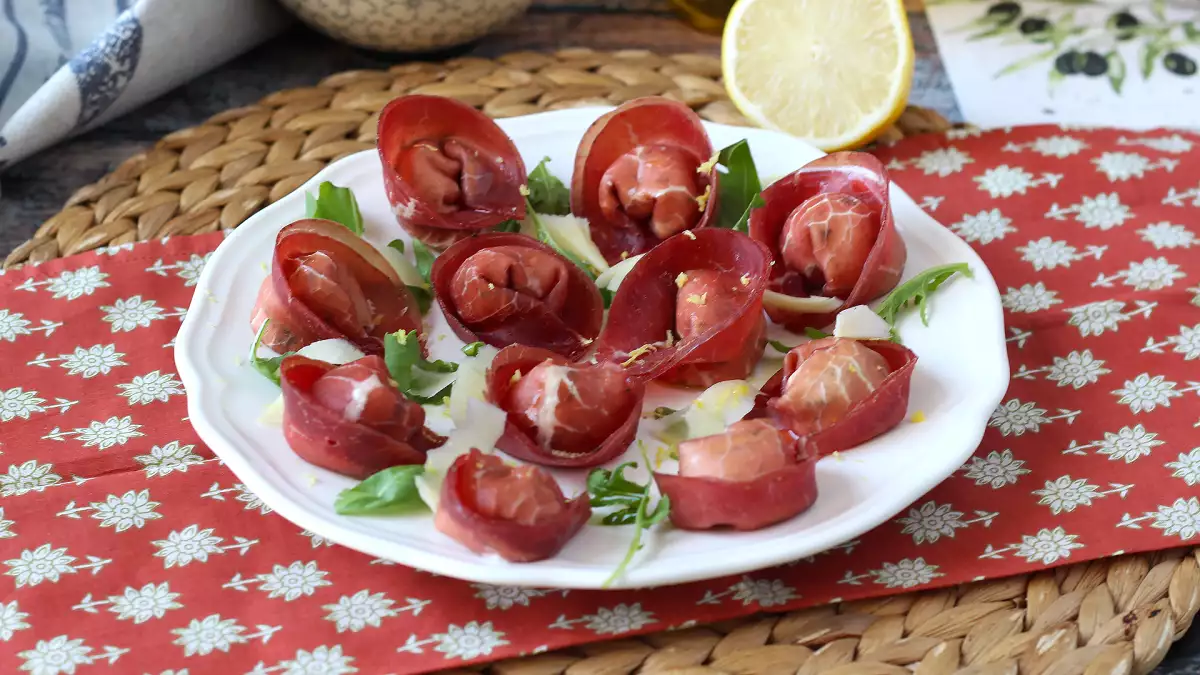 Tre enkla och snabba recept med bresaola: smakrika idéer till lunch och middag när du har ont om tid