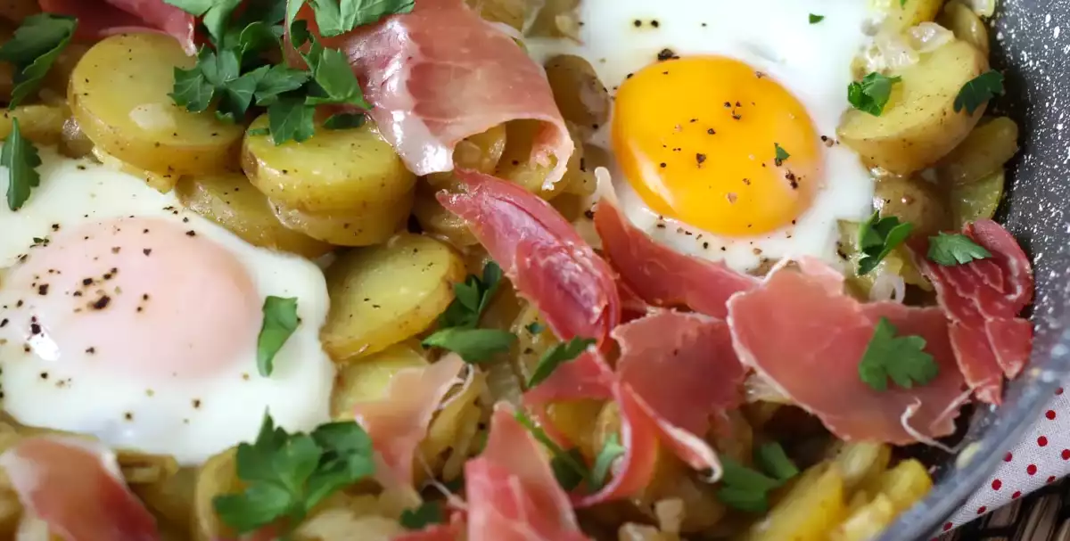 Inga idéer ikväll? Med potatis och ägg har du redan nästan allt du behöver till den här måltiden