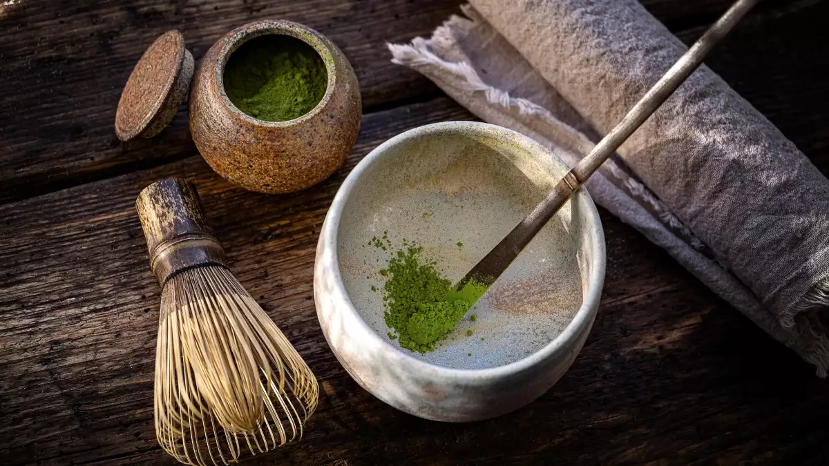 Är din matcha latte för bitter eller full av klumpar? Så får du den slät och krämig varje gång