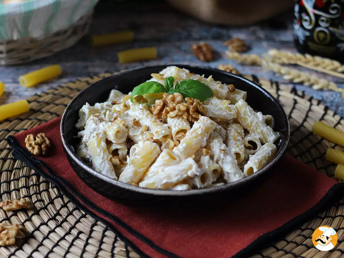 Ingen basilika till peston? Den här valnötssåsen räddar din pasta