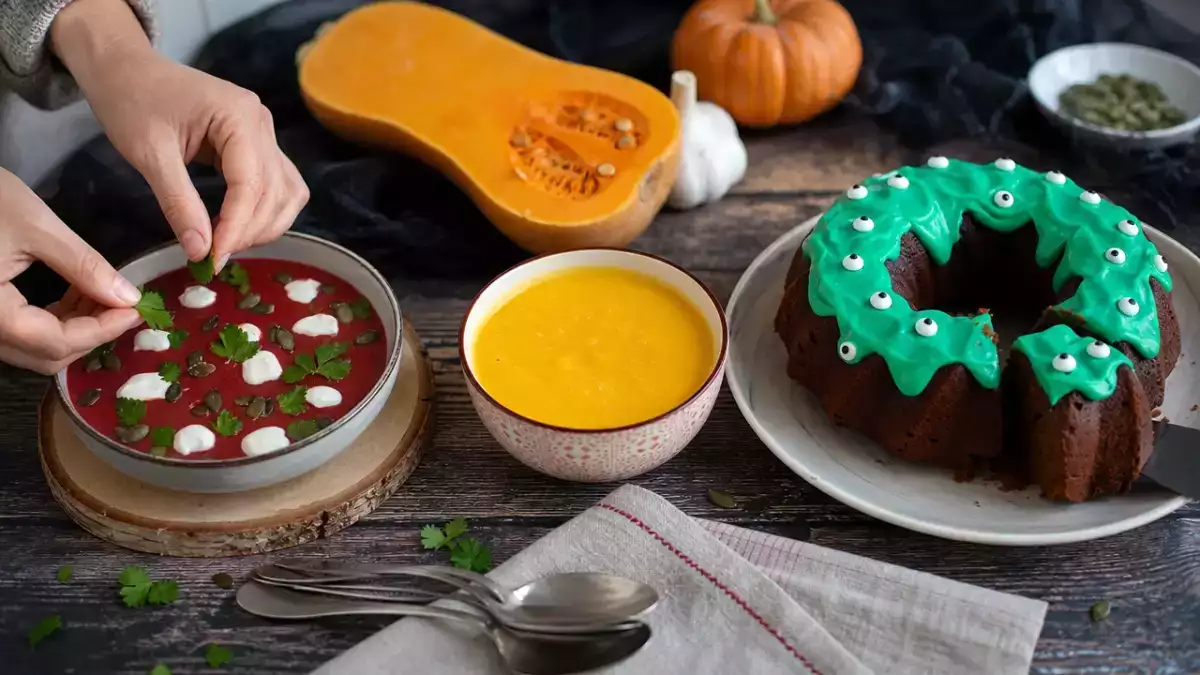Dagens meny, 29 oktober: färgstark rödbetssoppa, krämig pumpasoppa och Halloween-chokladkaka