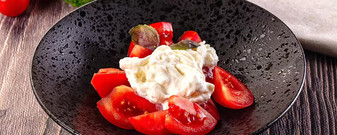 Ett sommarrecept klart på 5 minuter med bara en tomat
