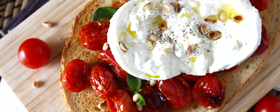 Burrata: 8 receptidéer för att ta fram det bästa i denna ultrakrämiga ost