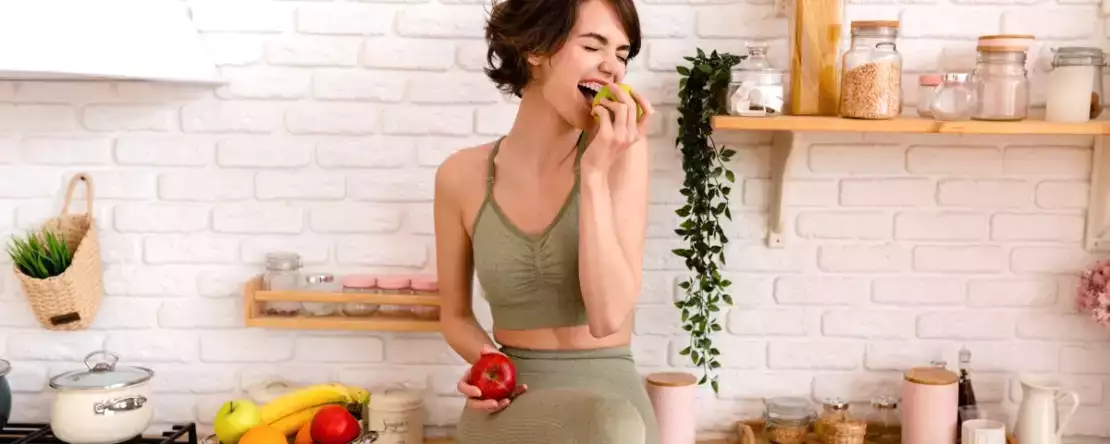 Experter bekräftar: att äta ett äpple vid denna specifika tidpunkt på dagen hjälper verkligen med viktminskning