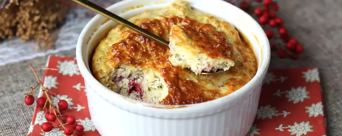 Den här proteinkakan med röd frukt har blivit min favoritplan B när jag vill ha något sött utan att känna mig skyldig.