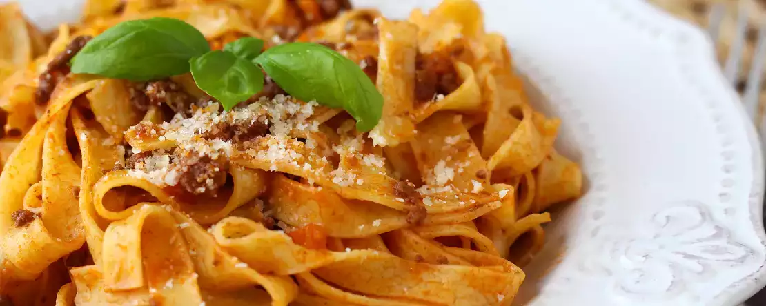 Här är varför denna hemlagade bolognesesås gör pasta tusen gånger bättre