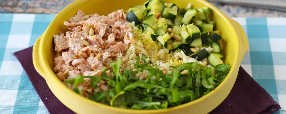 Orzo: vad det är, hur man tillagar det och varför denna lilla pasta fungerar så bra i soppor, sallader och krämiga rätter.