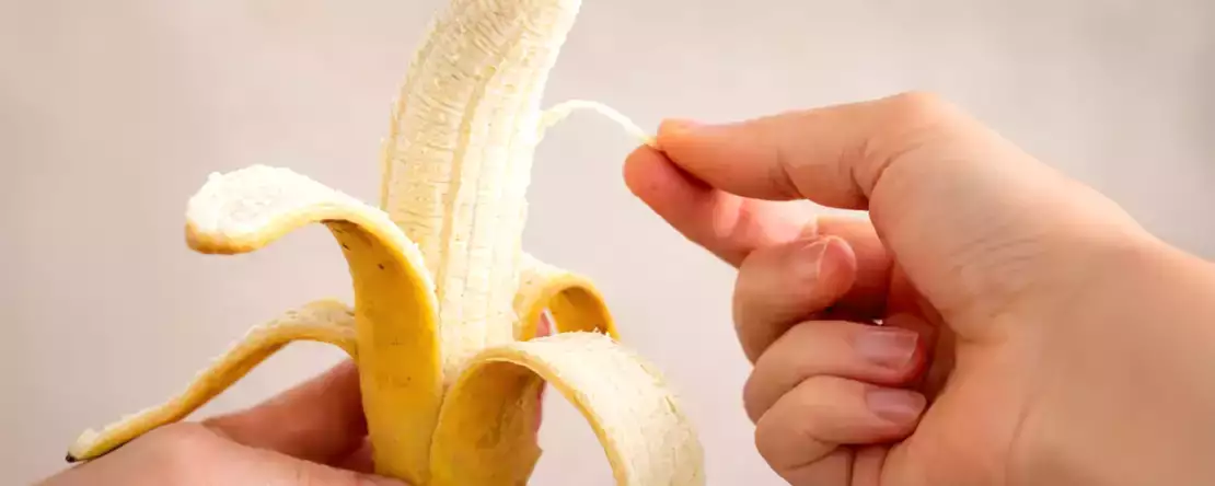 Vad är dessa trådar på bananen och varför dyker de upp hela tiden?