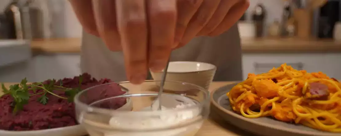 Dagens meny, 19 maj: en smakfull resa med auberginekaviar, pasta och hasselnötskräm