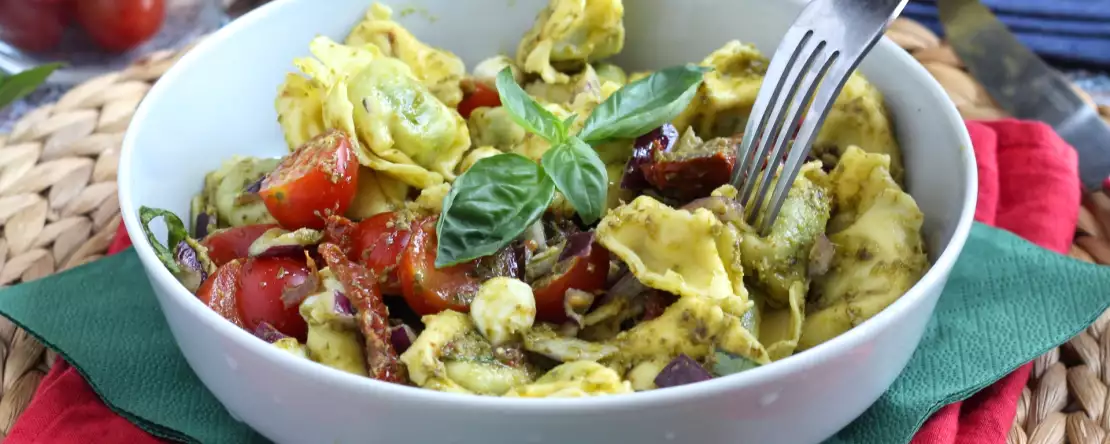 Kall tortellinisallad: puristerna kommer att rynka på näsan, men den tar slut innan rissalladen