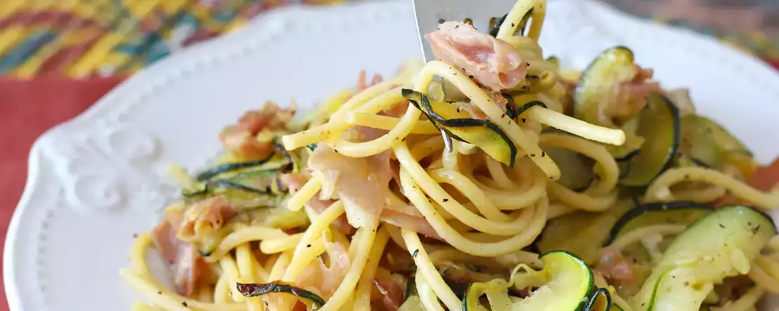 9 pastarätter med zucchini som du måste prova genast: krämiga, snabba och oemotståndliga för sommaren